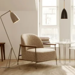 Gräshoppa gulvlampe fra<GUBI Best