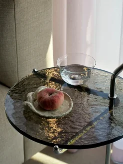 Halten SH9 Sidebord, polished steel & smoked glass fra<&Tradition Online