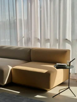 Halten SH9 Sidebord, warm black & marble fra<&Tradition New