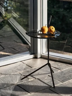 Halten SH9 Sidebord, warm black & smoked glass fra<&Tradition