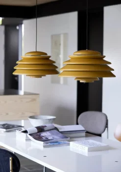 Hive pendel, yellow af Verner Panton<Verpan Hot