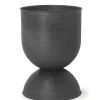 Hourglass Pot, sort fra<Ferm Living