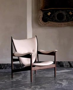 Høvdingestol, eg olie af Finn Juhl<House of Finn Juhl Best