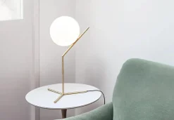 IC T1 lav bordlampe fra<Flos Outlet