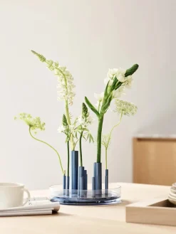 Ikeru Low Vase, dusk blue af Jaime Hayon<Fritz Hansen Online