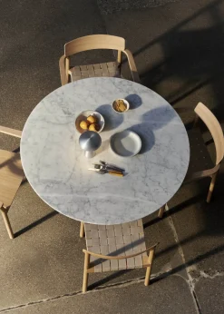 In Between Bord SK20, sort stel fra<&Tradition Hot