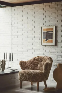 Ingeborg Lænestol fra<Audo Copenhagen Outlet