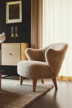 Ingeborg Lænestol fra<Audo Copenhagen Outlet