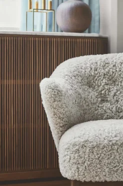 Ingeborg med Fodskammel, sahara fra<Audo Copenhagen Clearance