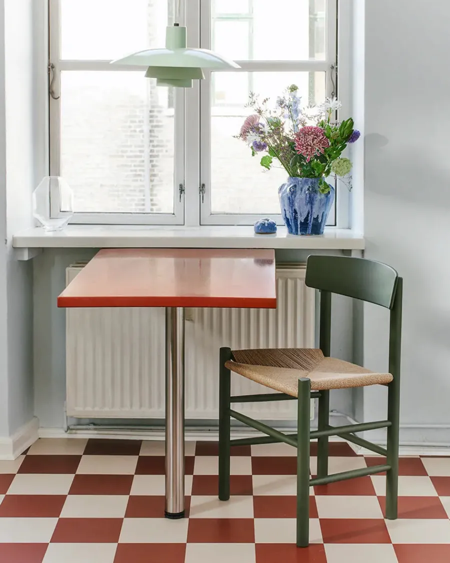 J39 Folkestolen, heritage red af Børge Mogensen<Fredericia Furniture Online