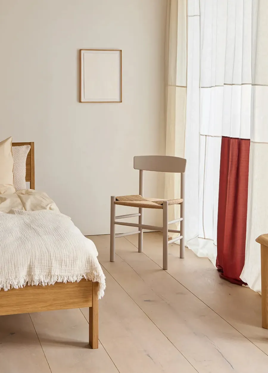 J39 Folkestolen, heritage red af Børge Mogensen<Fredericia Furniture Online