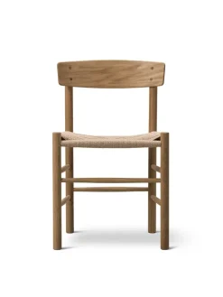 J39 Folkestolen, lys olieret eg af Børge Mogensen<Fredericia Furniture New