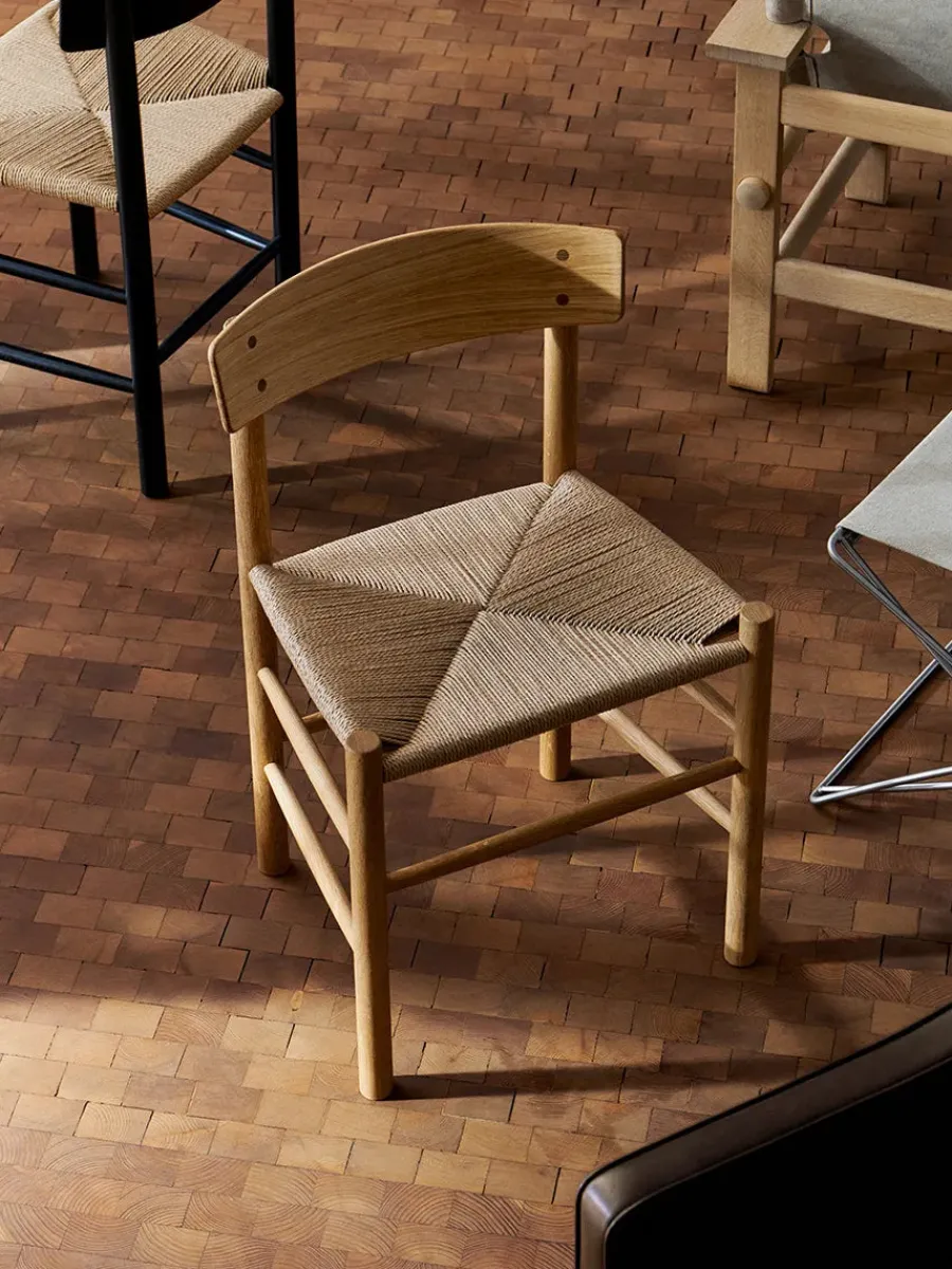 J39 Folkestolen, lys olieret eg af Børge Mogensen<Fredericia Furniture New