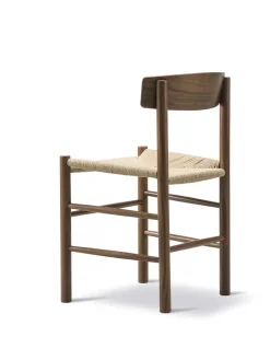 J39 Folkestolen, olieret valnød af Børge Mogensen<Fredericia Furniture Sale