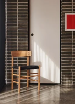 J39 Folkestolen Sædepolstret, Sort Canvas af Børge Mogensen<Fredericia Furniture Hot