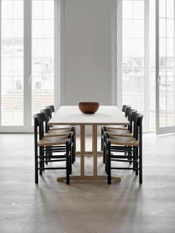 J39 Folkestolen, sortlakeret bøg af Børge Mogensen<Fredericia Furniture New