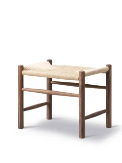 J16 Skammel af Hans J. Wegner<Fredericia Furniture Best