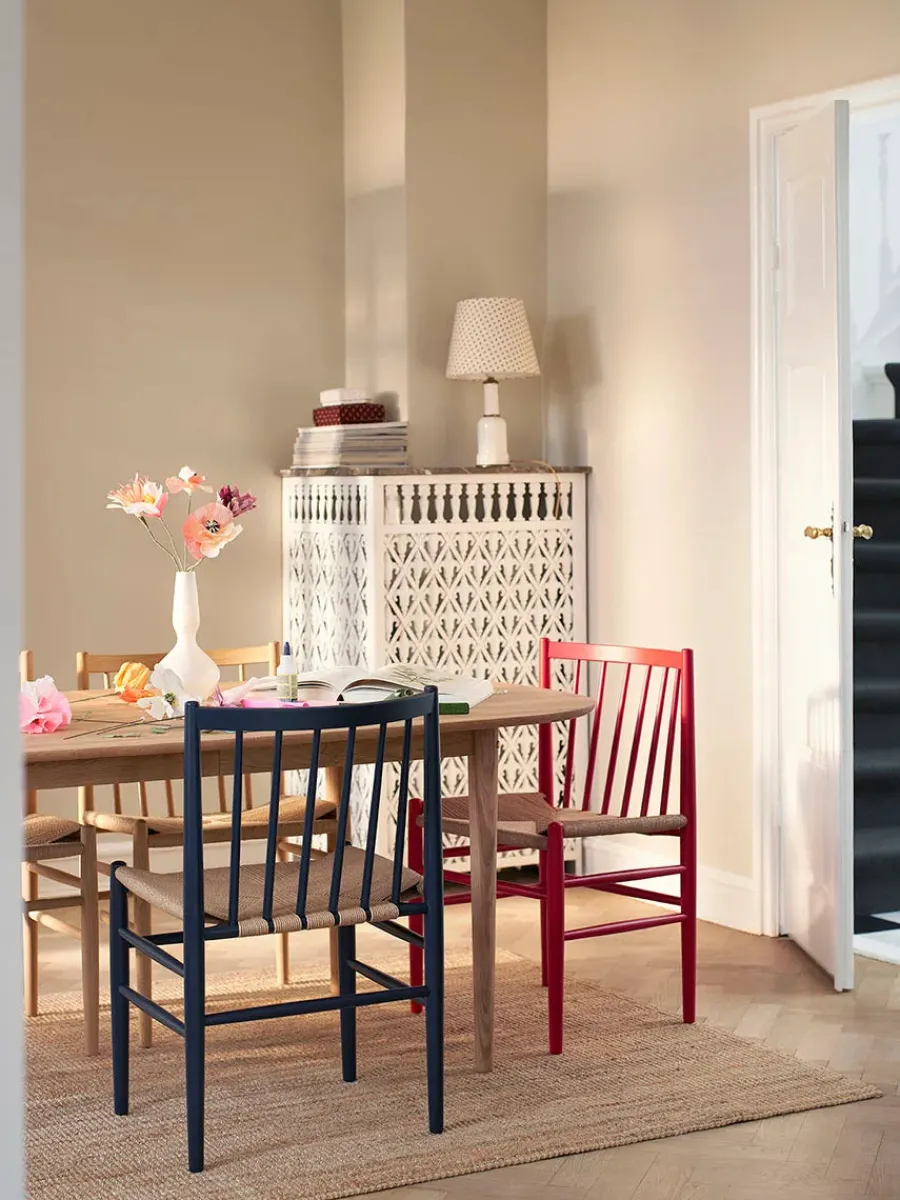 J80 spisebordsstol fra<FDB Møbler Outlet