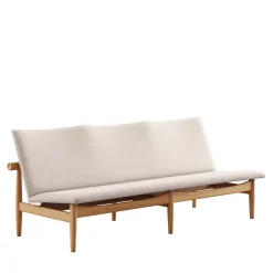 Japan 3 pers. sofa, eg klar olie af Finn Juhl<House of Finn Juhl Hot