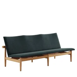 Japan 3 pers. sofa, eg klar olie af Finn Juhl<House of Finn Juhl Hot