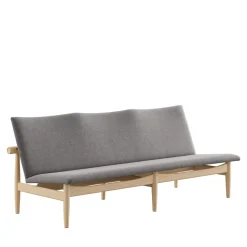 Japan 3 pers. sofa, eg klar olie af Finn Juhl<House of Finn Juhl Hot