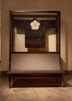 Japan 2 pers. sofa, valnød af Finn Juhl<House of Finn Juhl Best