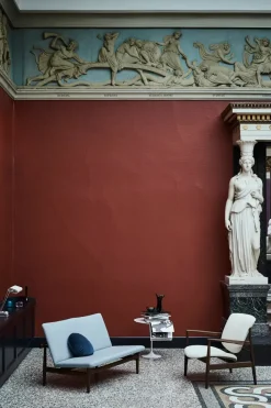 Japan 2 pers. sofa, valnød af Finn Juhl<House of Finn Juhl Best