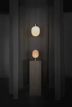 JWDA Bordlampe, calacatta viola marmor fra<Audo Copenhagen Outlet