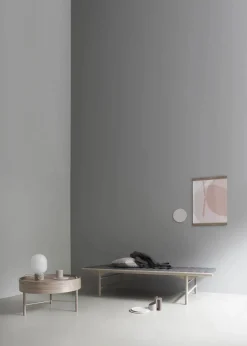 JWDA Concrete Bordlampe fra<Audo Copenhagen Online