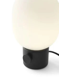 JWDA Concrete Bordlampe fra<Audo Copenhagen Online
