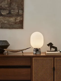 JWDA Concrete Bordlampe fra<Audo Copenhagen Online