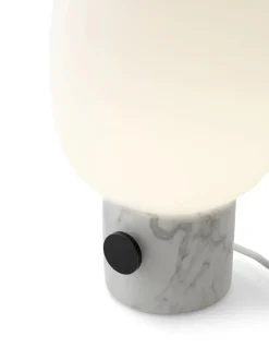 JWDA Metallic Bordlampe fra<Audo Copenhagen Discount