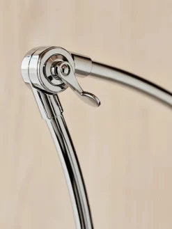 Kaiser Idell 6559-W væglampe fra<Fritz Hansen Best