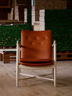 Kaminstolen, eg olie af Finn Juhl<House of Finn Juhl