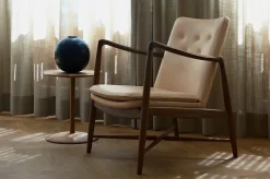 Kaminstolen, valnød af Finn Juhl<House of Finn Juhl New