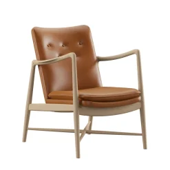 Kaminstolen, valnød af Finn Juhl<House of Finn Juhl New