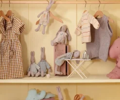 Kanin i overalls, størrelse 2 fra<Maileg Hot