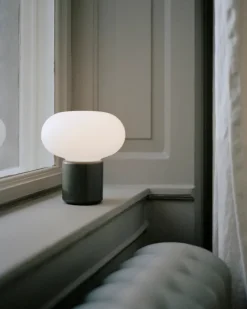 Karl-Johan portable bordlampe, Forest Green fra<New Works Best