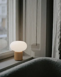 Karl-Johan portable bordlampe, Ochre Yellow fra<New Works Sale