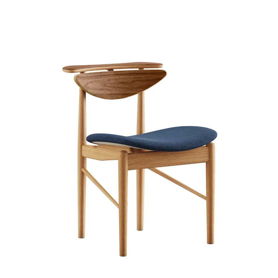 Karmstolen, eg olie af Finn Juhl<House of Finn Juhl Sale