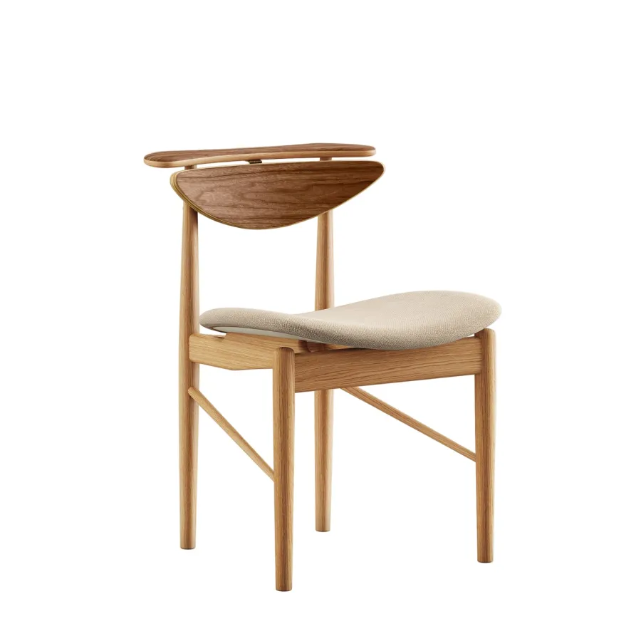 Karmstolen, eg olie af Finn Juhl<House of Finn Juhl Sale