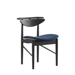 Karmstolen, eg olie af Finn Juhl<House of Finn Juhl Sale