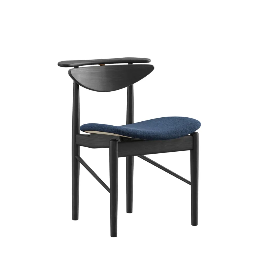 Karmstolen, eg olie af Finn Juhl<House of Finn Juhl Sale