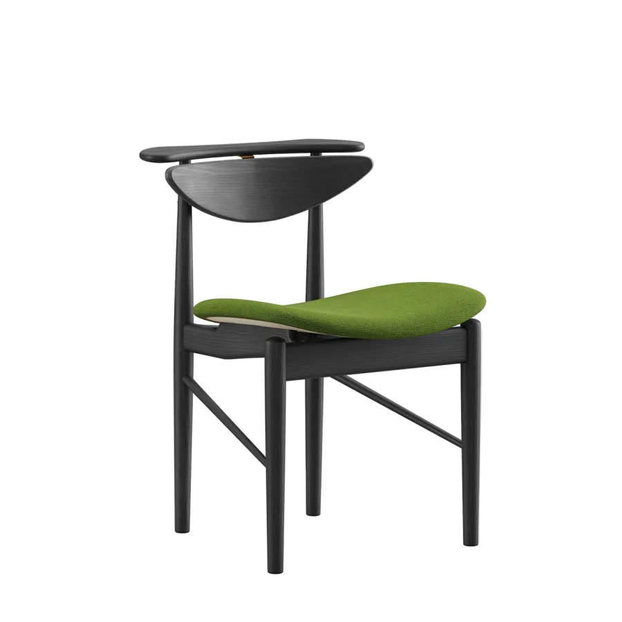 Karmstolen, eg olie af Finn Juhl<House of Finn Juhl Sale