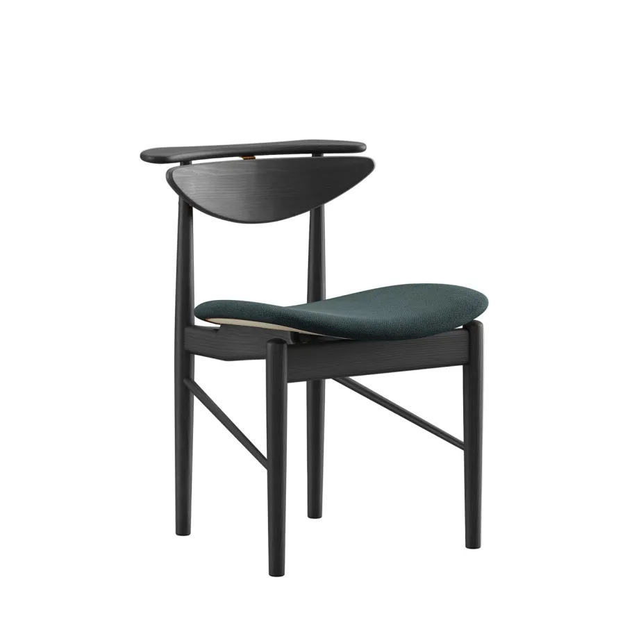 Karmstolen, eg olie af Finn Juhl<House of Finn Juhl Sale