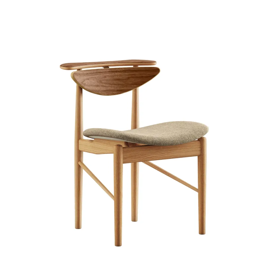 Karmstolen, eg olie af Finn Juhl<House of Finn Juhl Sale