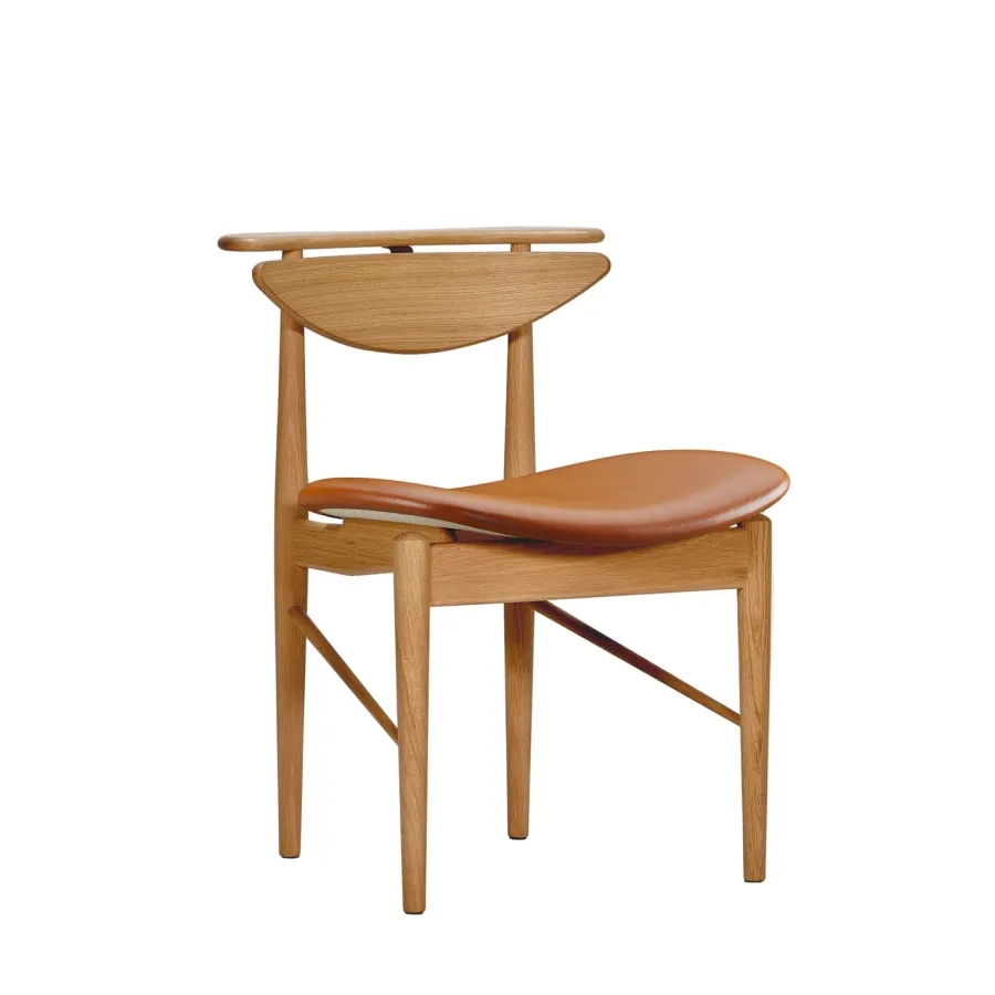 Karmstolen, eg olie/valnød af Finn Juhl<House of Finn Juhl Outlet