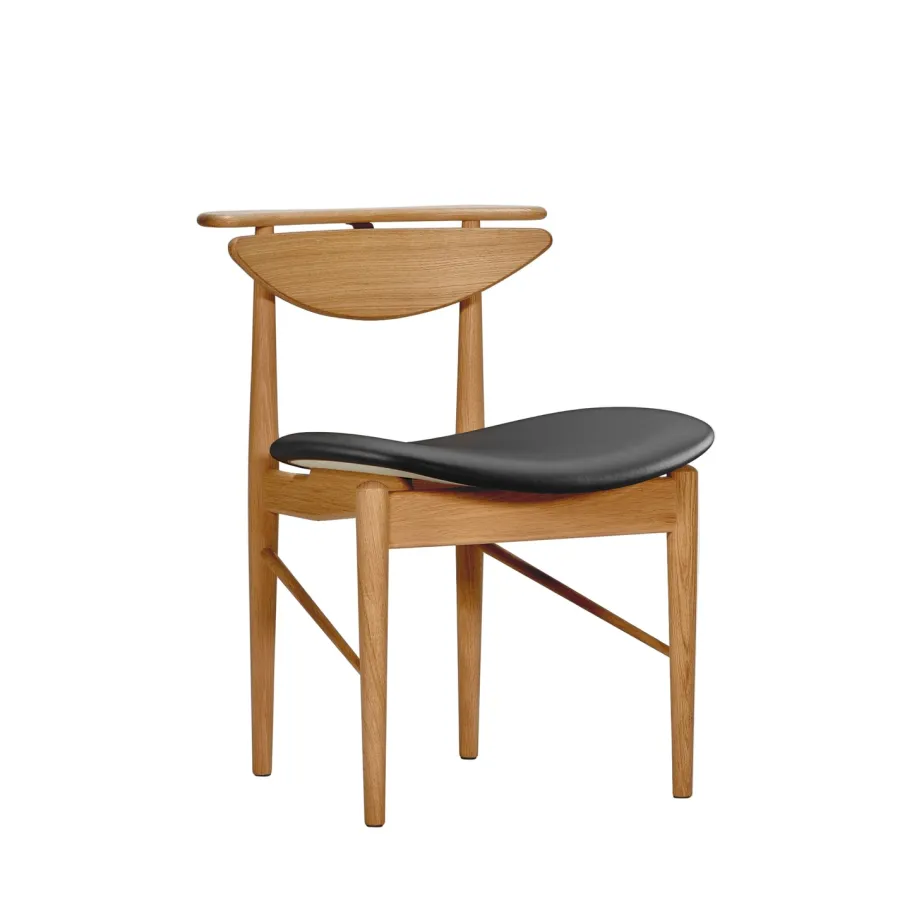 Karmstolen, eg olie/valnød af Finn Juhl<House of Finn Juhl Outlet