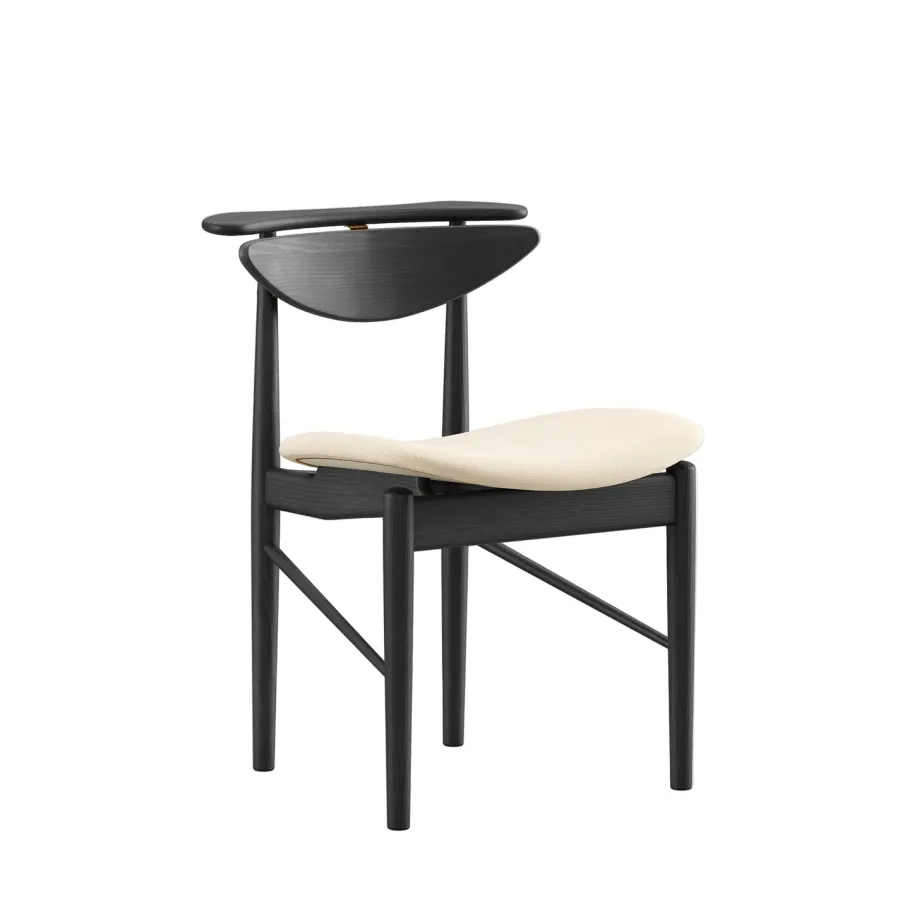 Karmstolen, eg olie/valnød af Finn Juhl<House of Finn Juhl Outlet