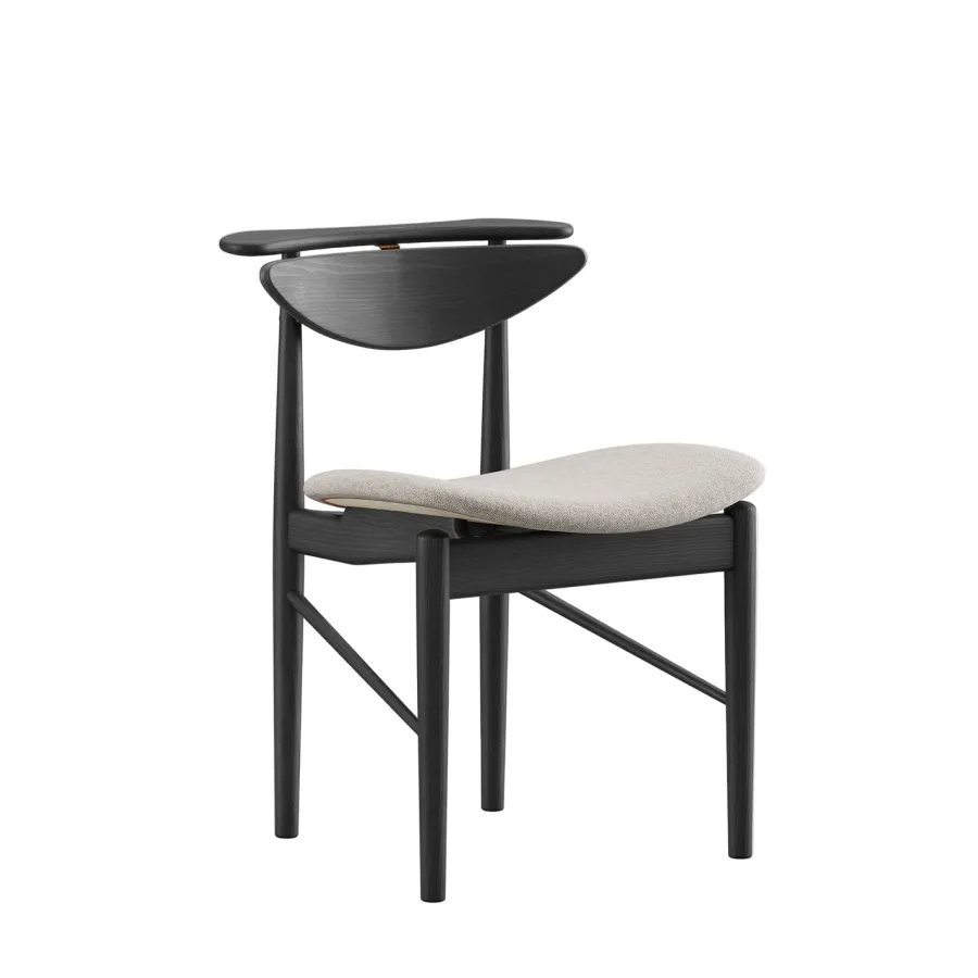 Karmstolen, eg olie/valnød af Finn Juhl<House of Finn Juhl Outlet